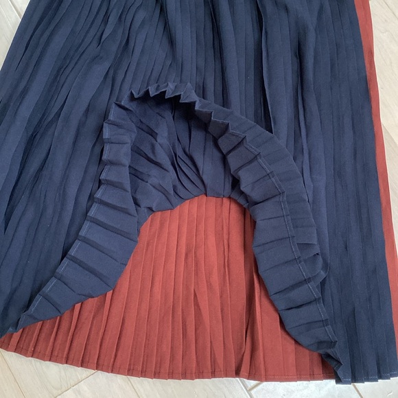 Belle Chiara girls pleated navy midi skirt - Picture 6 of 10